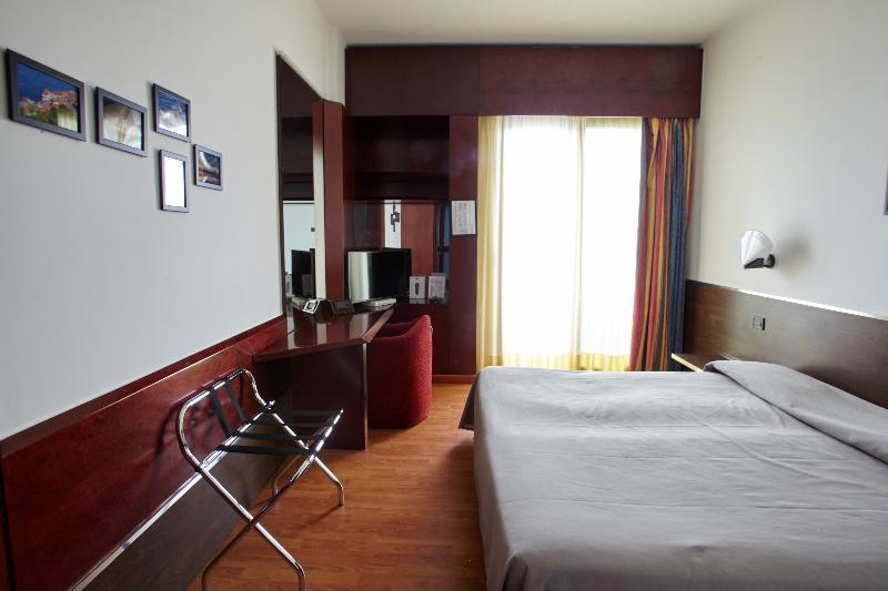 Concorde Hotel 4*