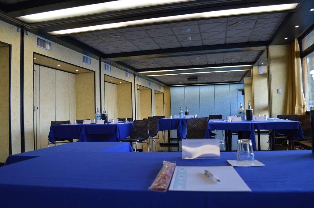 Concorde Hotel 4*